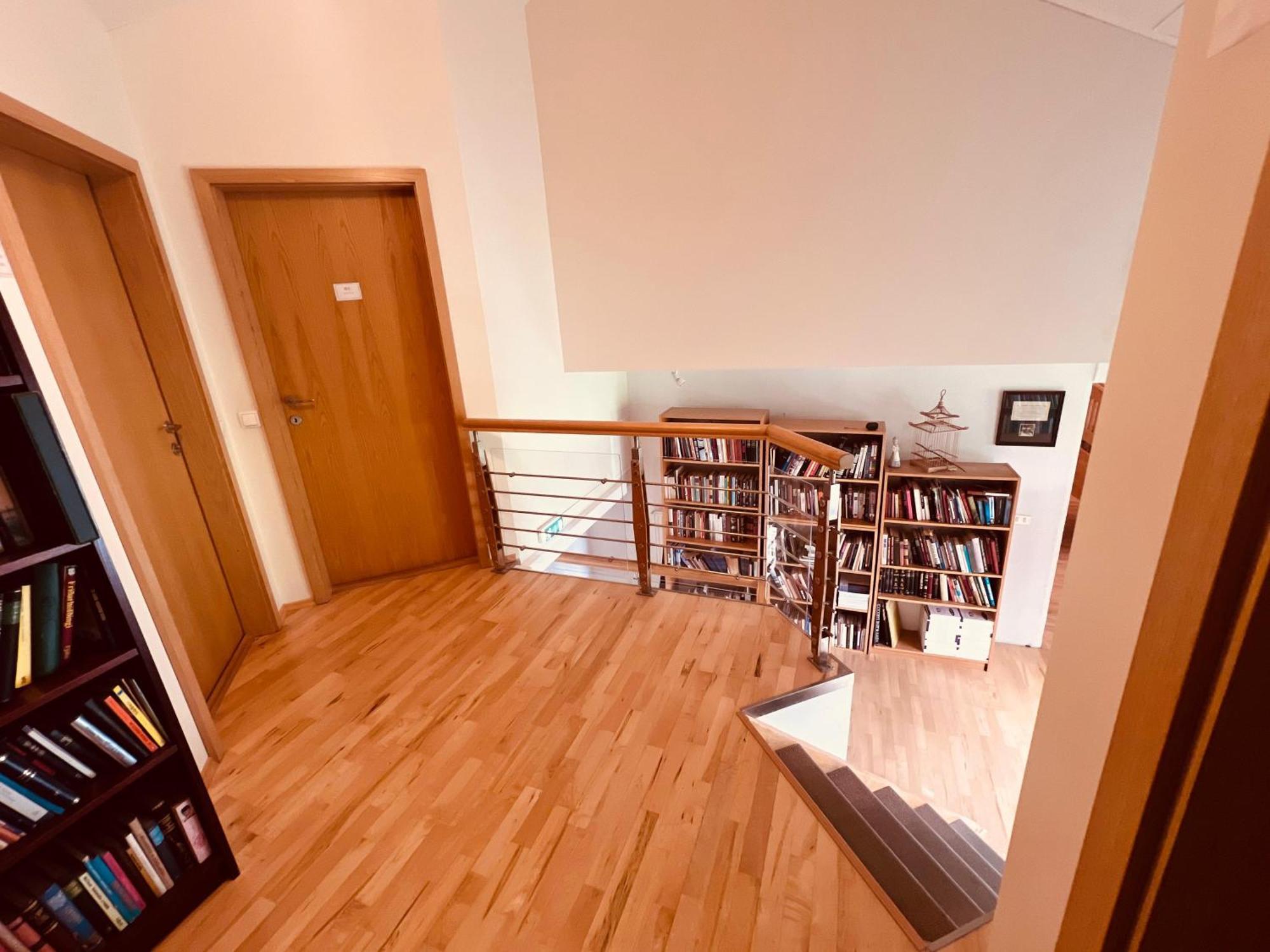Reykjavik Peace Center Guesthouse Экстерьер фото